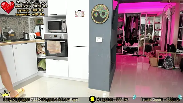 AmySuperHeroes online show from November 2025 12:15:02 PM