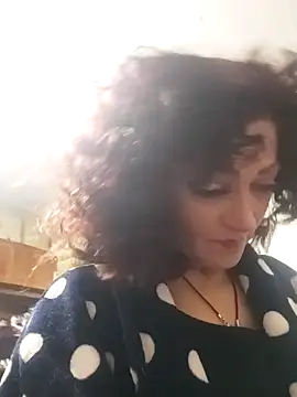 SweetLeila40 online show from February 2026 10:02:01 PM