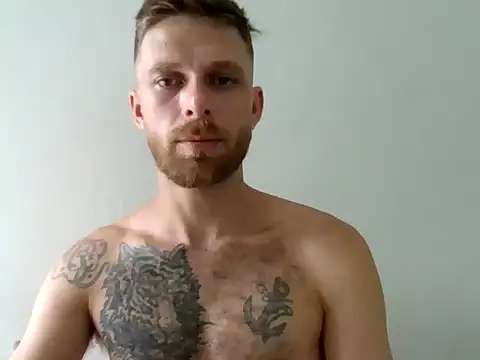 Snapshot of SkullTatto chatting on February 2026 06:15:01 PM SkullTatto online show from February 2026 06:15:01 PM