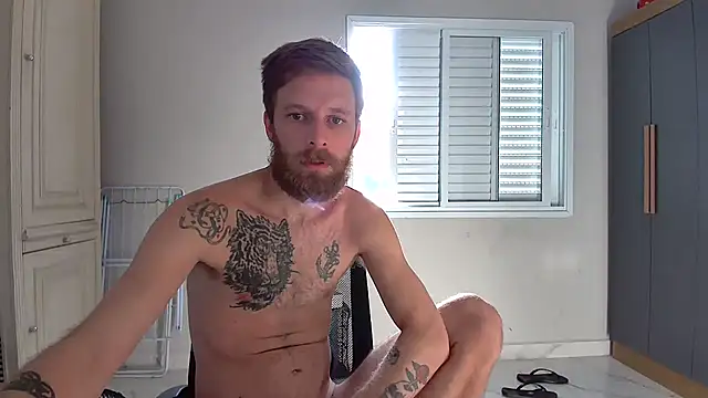 Snapshot of SkullTatto chatting on April 2026 07:06:01 PM SkullTatto online show from April 2026 07:06:01 PM