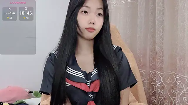Snapshot of Lvy--v chatting on May 2026 10:19:01 PM Lvy--v online show from May 2026 10:19:01 PM