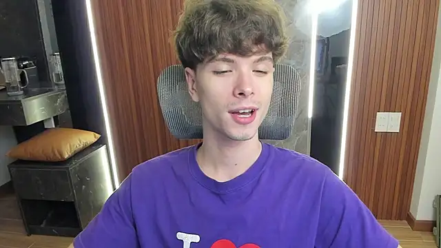 Snapshot of calvin_love_you chatting on April 2026 06:10:01 PM calvin love you online show from April 2026 06:10:01 PM