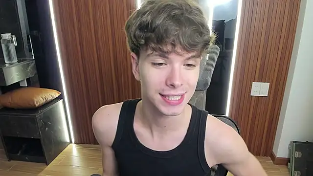 Snapshot of calvin_love_you chatting on April 2026 05:10:02 PM calvin love you online show from April 2026 05:10:02 PM