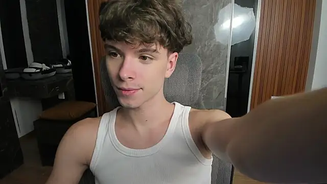 Snapshot of calvin_love_you chatting on June 2026 05:06:01 PM calvin love you online show from June 2026 05:06:01 PM