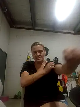 Snapshot of llASHll chatting on November 2025 07:16:02 PM llASHll online show from November 2025 07:16:02 PM