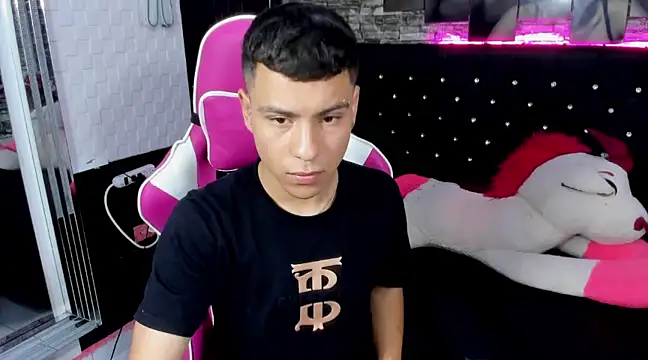 Snapshot of salvadorgomezx chatting on December 2024 08:33:01 PM salvadorgomezx online show from December 2024 08:33:01 PM