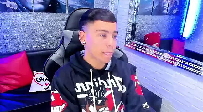 Snapshot of salvadorgomezx chatting on December 2024 07:51:01 PM salvadorgomezx online show from December 2024 07:51:01 PM