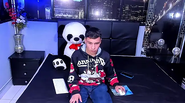 Snapshot of salvadorgomezx chatting on December 2024 04:33:02 AM salvadorgomezx online show from December 2024 04:33:02 AM