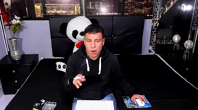 Snapshot of salvadorgomezx chatting on December 2024 07:57:01 PM salvadorgomezx online show from December 2024 07:57:01 PM