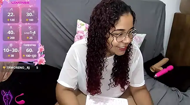 Snapshot of VitoriaFernandes chatting on January 2025 08:09:01 PM VitoriaFernandes online show from January 2025 08:09:01 PM
