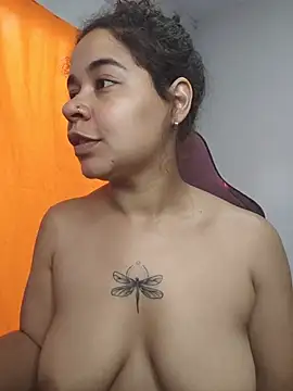 VitoriaFernandes online show from July 2026 08:52:02 PM