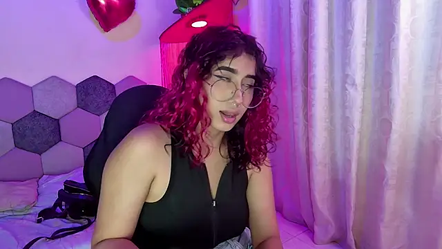 Horny tgn online show from March 2026 06:44:01 PM