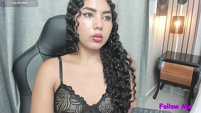 joselyn sexy  online show from December 2024 09:30:01 PM