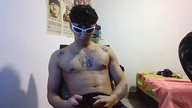 Snapshot of Dillom420 chatting on January 2025 03:47:01 AM Dillom420 online show from January 2025 03:47:01 AM