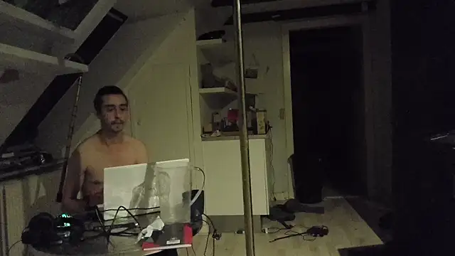 Snapshot of Stephanien chatting on December 2024 05:23:02 PM Stephanien online show from December 2024 05:23:02 PM