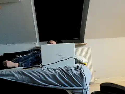 Snapshot of Stephanien chatting on December 2024 12:03:01 PM Stephanien online show from December 2024 12:03:01 PM