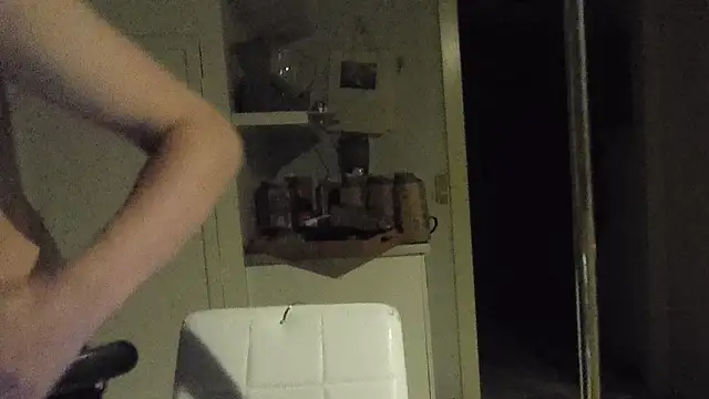 Snapshot of Stephanien chatting on January 2025 03:39:02 PM Stephanien online show from January 2025 03:39:02 PM