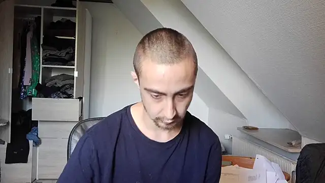 Snapshot of Stephanien chatting on September 2025 09:14:01 AM Stephanien online show from September 2025 09:14:01 AM