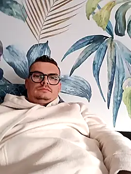 Snapshot of GLouglou19 chatting on September 2025 03:56:01 PM GLouglou19 online show from September 2025 03:56:01 PM