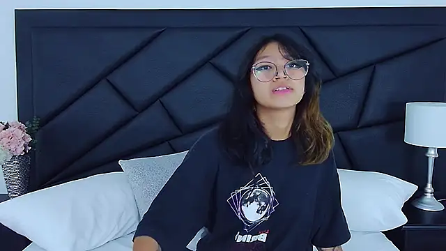 Yommi Winx online show from December 2024 07:10:01 AM