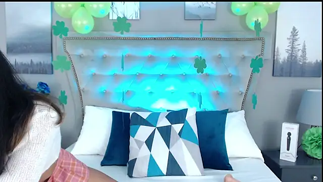 Yommi Winx online show from March 2025 11:54:02 PM