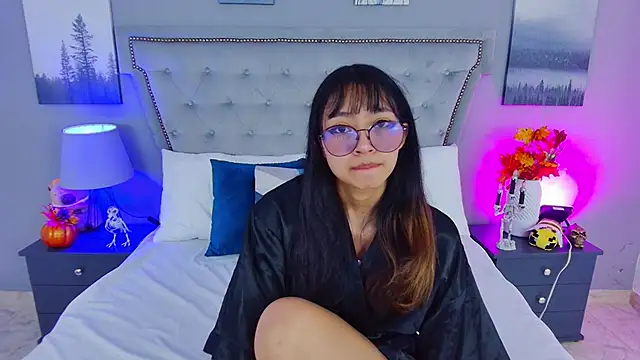 Yommi Winx online show from October 2025 09:58:02 PM