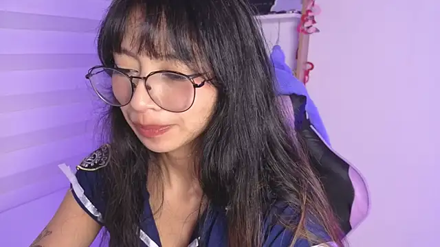 Yommi Winx online show from November 2025 02:12:01 AM