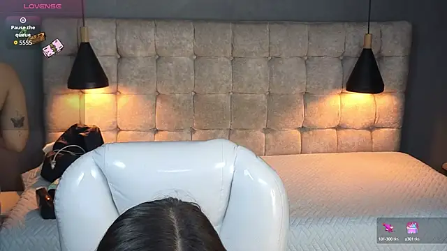 Snapshot of Laia_and_Aloby chatting on September 2025 10:37:01 PM Laia and Aloby online show from September 2025 10:37:01 PM