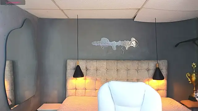 Snapshot of Laia_and_Aloby chatting on October 2025 09:58:02 PM Laia and Aloby online show from October 2025 09:58:02 PM