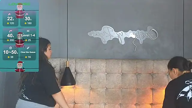 Snapshot of Laia_and_Aloby chatting on December 2025 10:15:02 PM Laia and Aloby online show from December 2025 10:15:02 PM