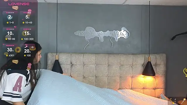 Snapshot of Laia_and_Aloby chatting on December 2025 10:06:01 PM Laia and Aloby online show from December 2025 10:06:01 PM