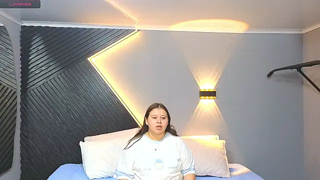 Snapshot of Laia_and_Aloby chatting on February 2026 10:11:01 PM Laia and Aloby online show from February 2026 10:11:01 PM