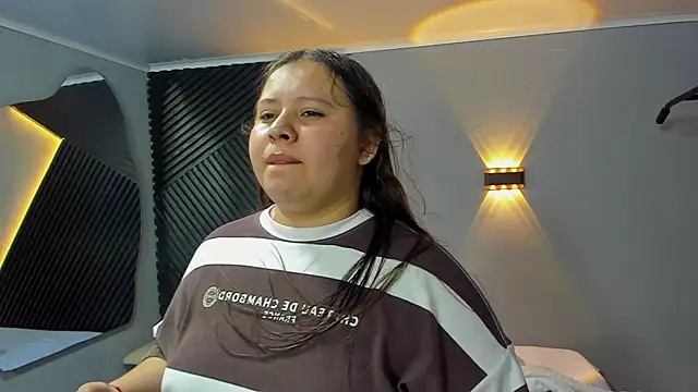 Laia and Aloby online show from April 2026 10:11:02 PM