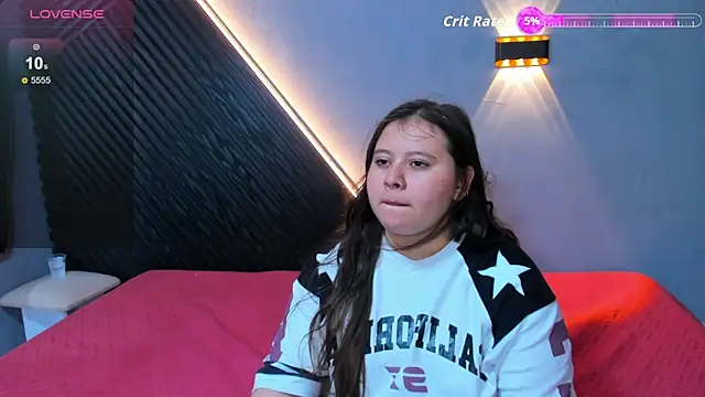 Snapshot of Laia_and_Aloby chatting on May 2026 11:11:01 PM Laia and Aloby online show from May 2026 11:11:01 PM