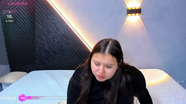 Snapshot of Laia_and_Aloby chatting on May 2026 11:02:01 PM Laia and Aloby online show from May 2026 11:02:01 PM