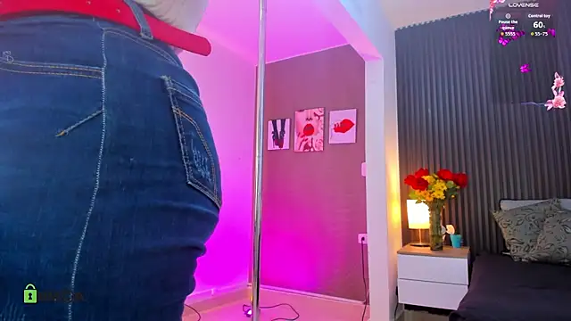 Snapshot of natasha__jackson chatting on April 2026 03:35:02 PM natasha jackson online show from April 2026 03:35:02 PM