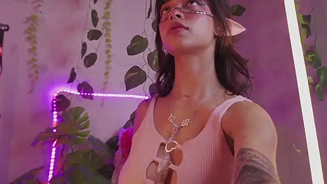 Kitty arts online show from December 2024 08:00:01 PM