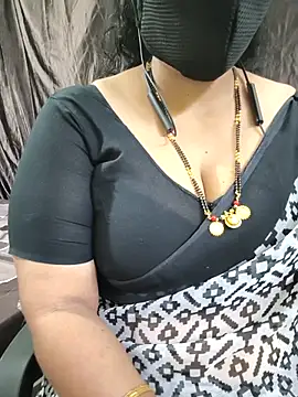 Snapshot of bhuvana555 chatting on February 2026 05:43:02 PM bhuvana555 online show from February 2026 05:43:02 PM