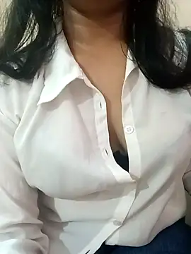 Snapshot of Rina777o chatting on March 2025 09:48:02 PM Rina777o online show from March 2025 09:48:02 PM