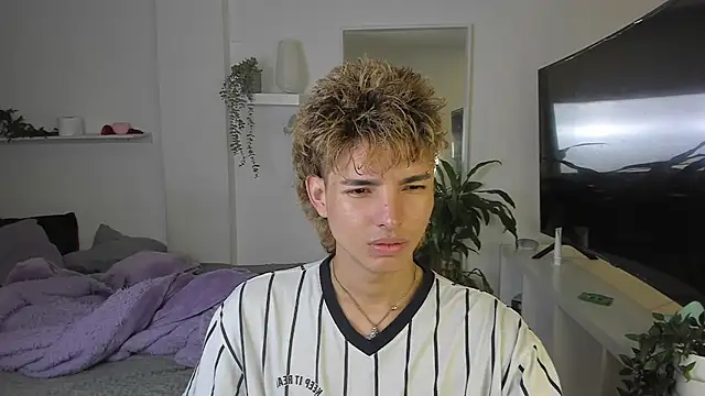 santy-kitty online show from October 2025 01:09:02 AM