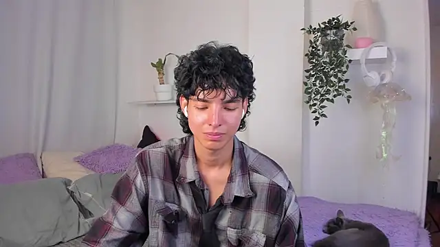 santy-kitty online show from February 2026 11:43:02 PM