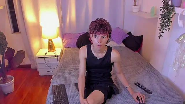 santy-kitty online show from March 2026 02:11:01 AM