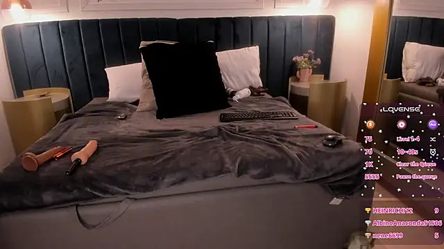 Snapshot of Issabella_Roa chatting on December 2024 10:56:02 PM Issabella Roa online show from December 2024 10:56:02 PM