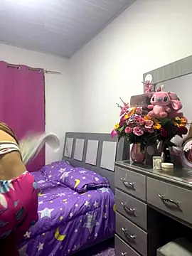 perlita05 online show from November 2025 03:27:02 AM