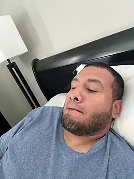 elamante03 online show from April 2026 05:26:02 PM