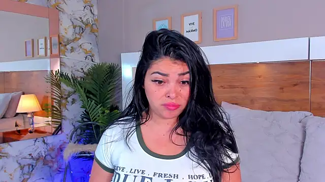 EmaBakker online show from October 2025 12:09:01 PM