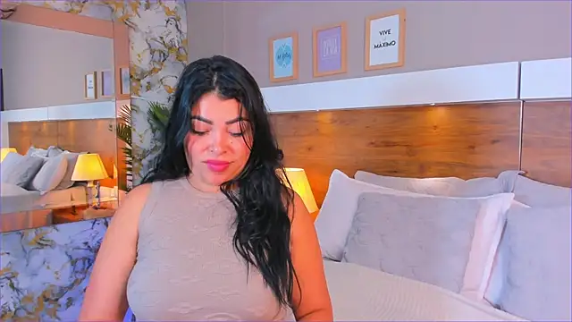 Snapshot of EmaBakker chatting on January 2026 11:25:01 AM EmaBakker online show from January 2026 11:25:01 AM