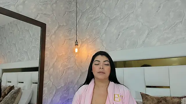 Snapshot of EmaBakker chatting on February 2026 07:15:01 AM EmaBakker online show from February 2026 07:15:01 AM