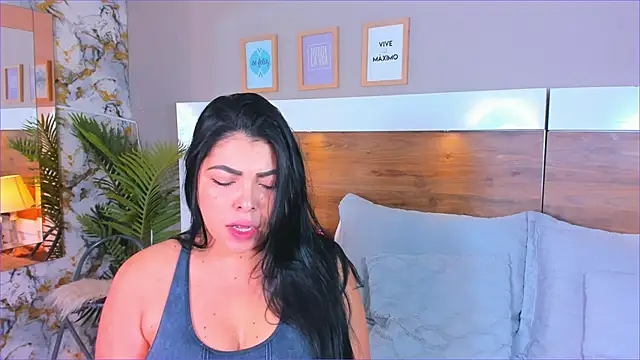 Snapshot of EmaBakker chatting on February 2026 09:38:01 AM EmaBakker online show from February 2026 09:38:01 AM