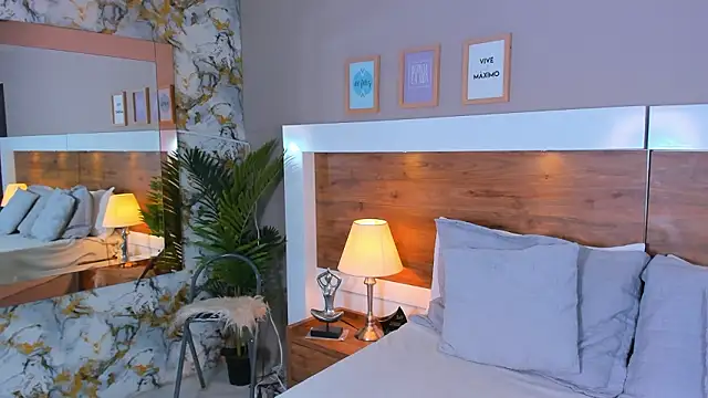 Snapshot of EmaBakker chatting on February 2026 05:17:01 AM EmaBakker online show from February 2026 05:17:01 AM